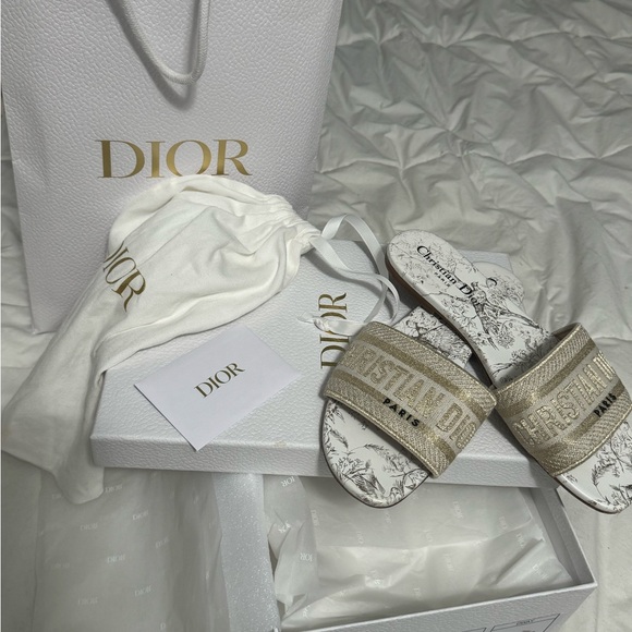 Comes with original purchase receipt. Worn 2 times, excellent condition. - Picture 7 of 10